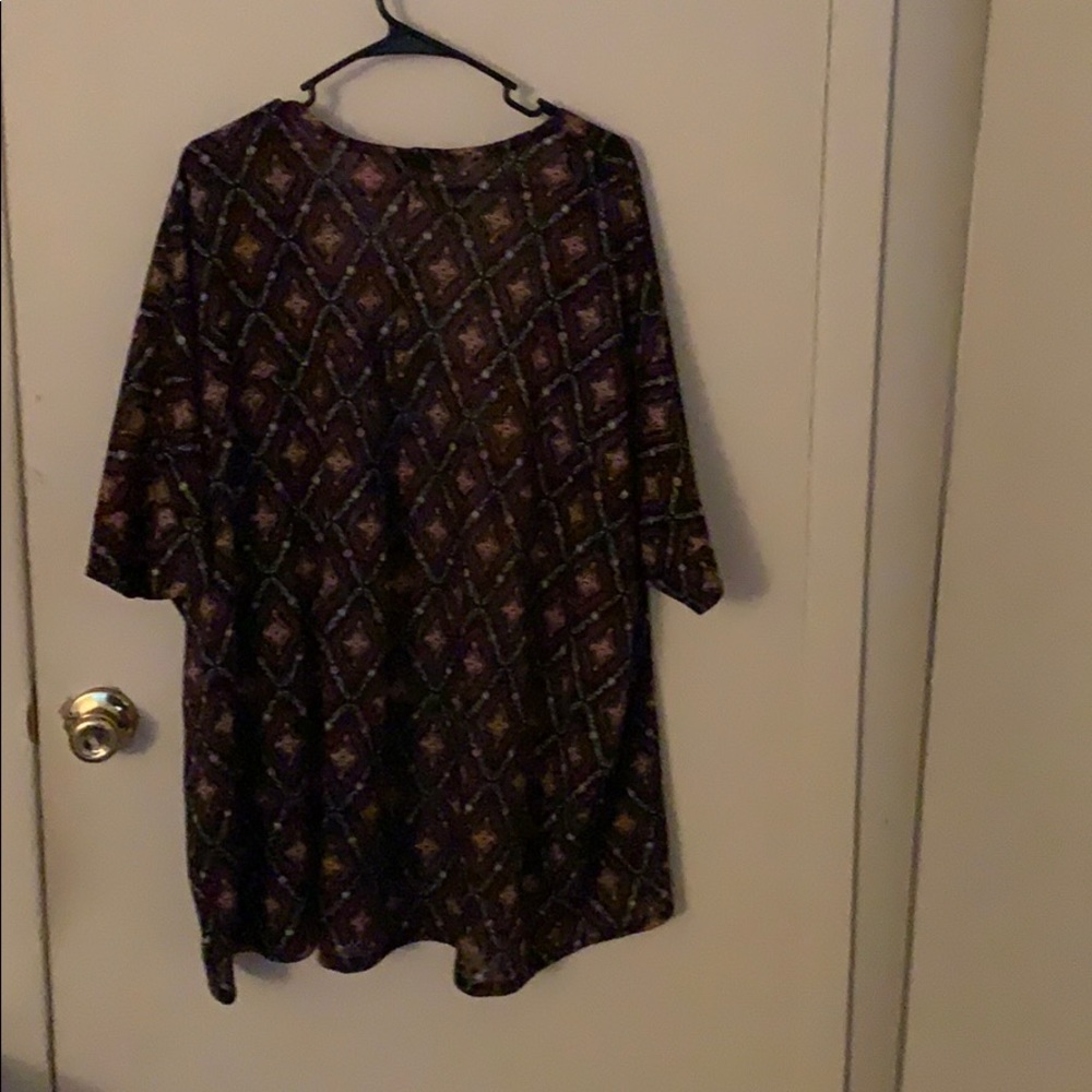 Torrid size 2 black/red/orange pattern kimono